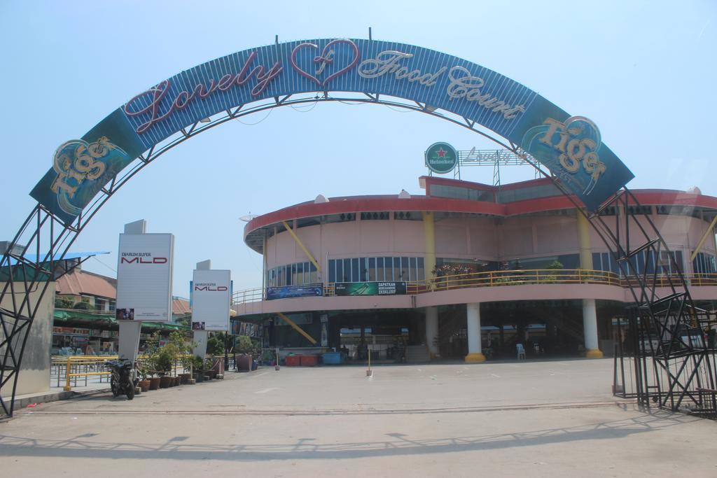 Biz Hotel Batam Nagoja Zewnętrze zdjęcie