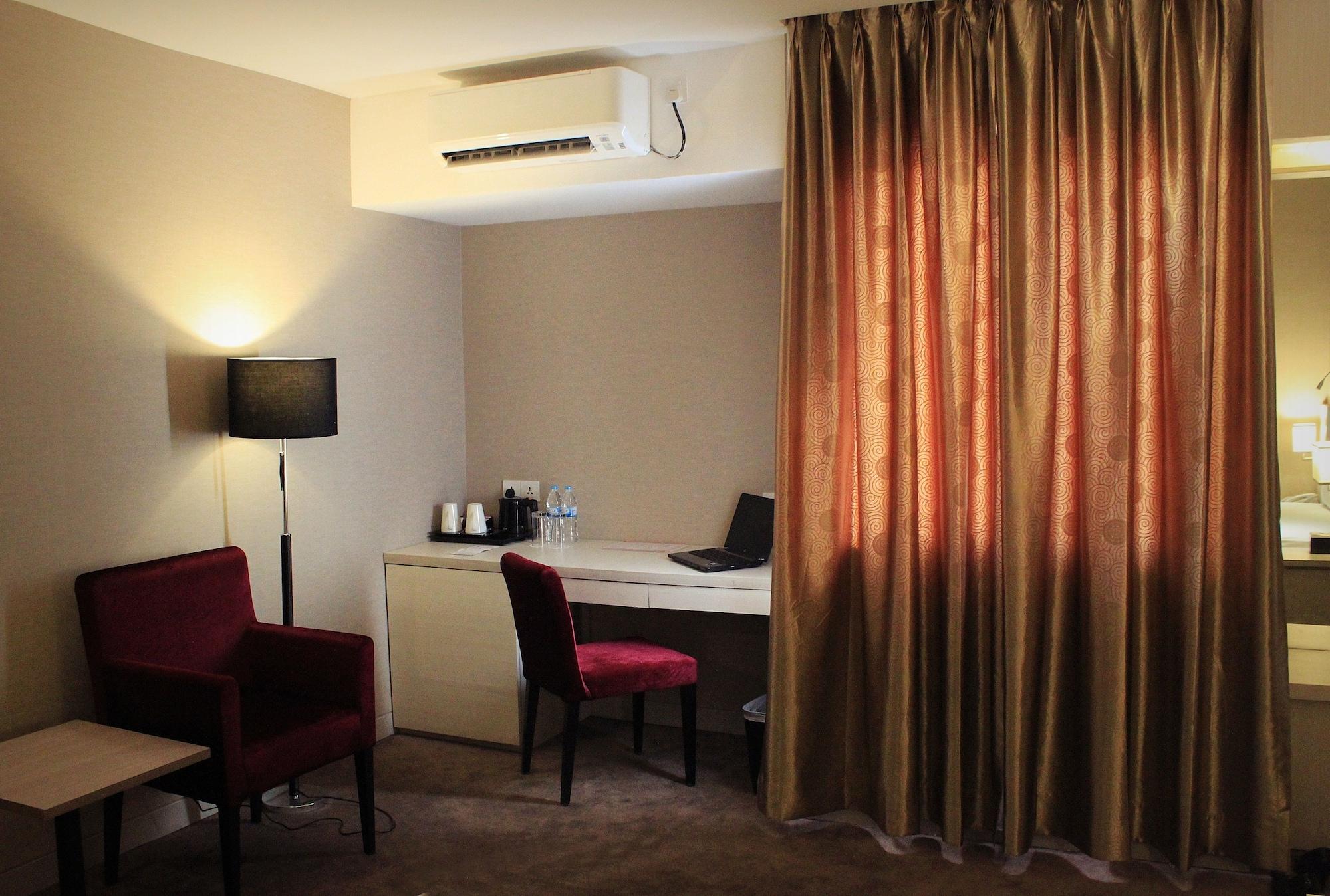 Biz Hotel Batam Nagoja Zewnętrze zdjęcie