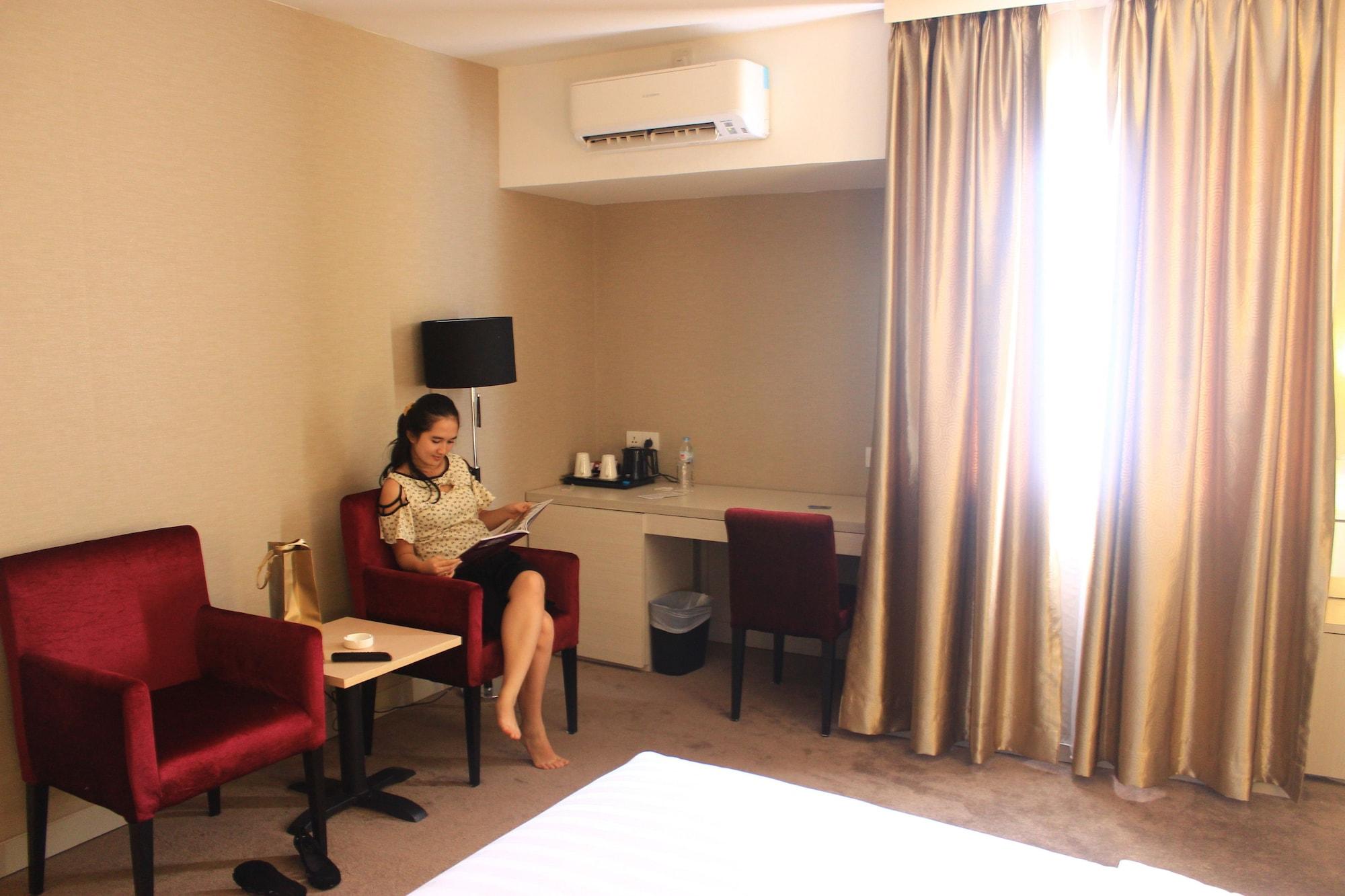 Biz Hotel Batam Nagoja Zewnętrze zdjęcie