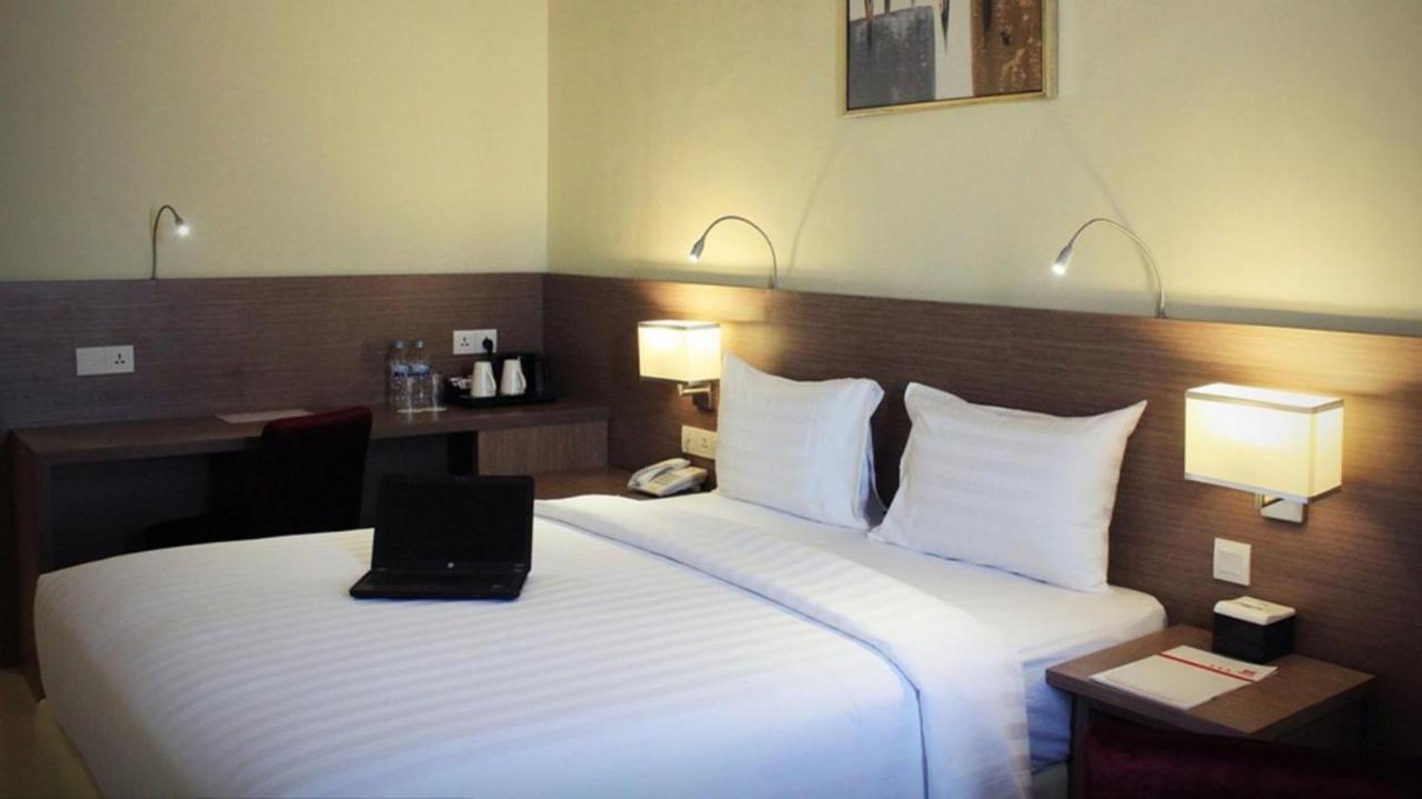 Biz Hotel Batam Nagoja Zewnętrze zdjęcie