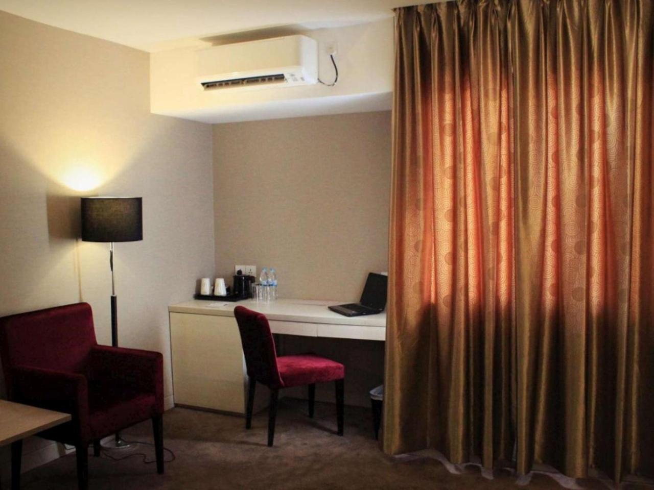 Biz Hotel Batam Nagoja Zewnętrze zdjęcie