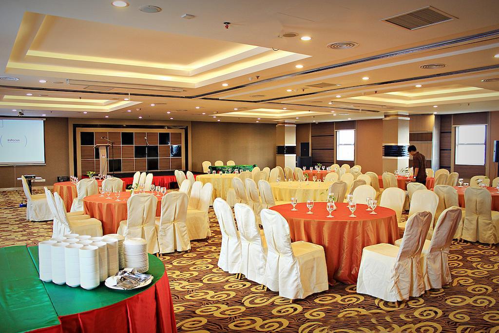 Biz Hotel Batam Nagoja Zewnętrze zdjęcie